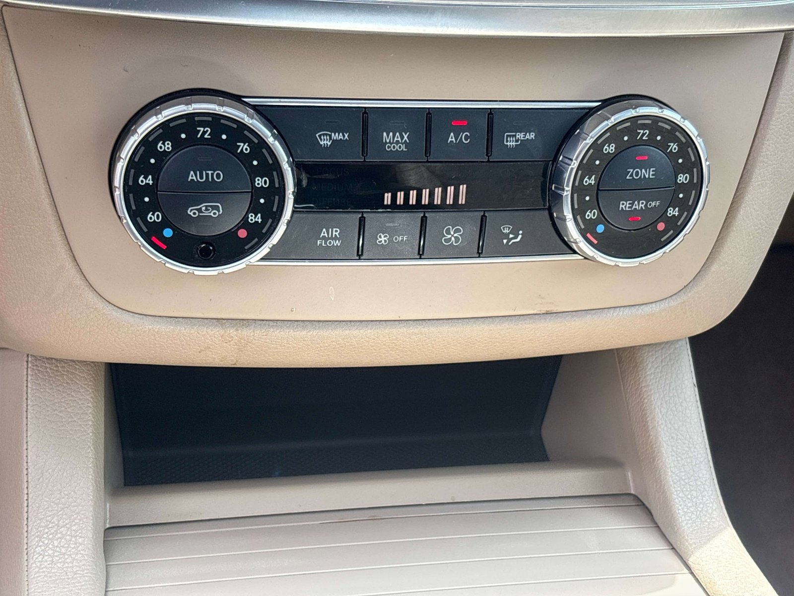 Used 2015 Mercedes-Benz GL 450 4MATIC image 27