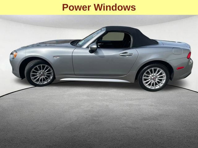 Used 2017 FIAT 124 Spider Classica RWD image 6