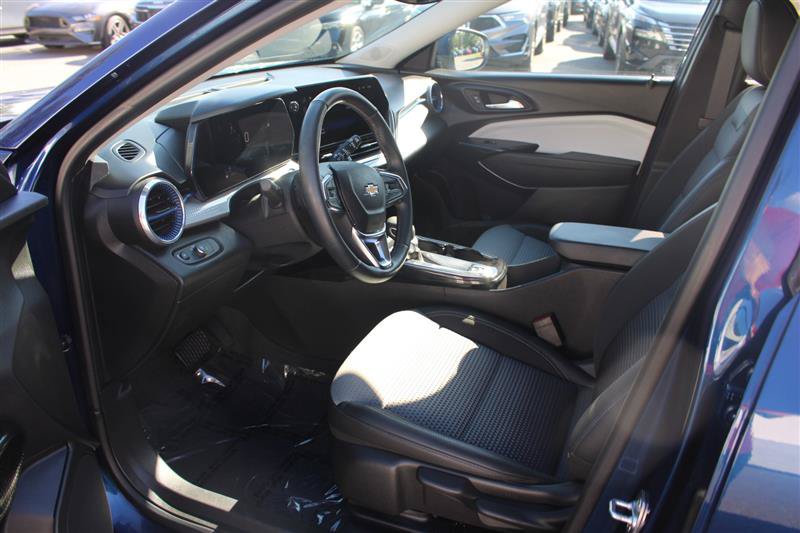 Used 2024 Chevrolet Trax LT w/ Driver Confidence Package FWD image 10