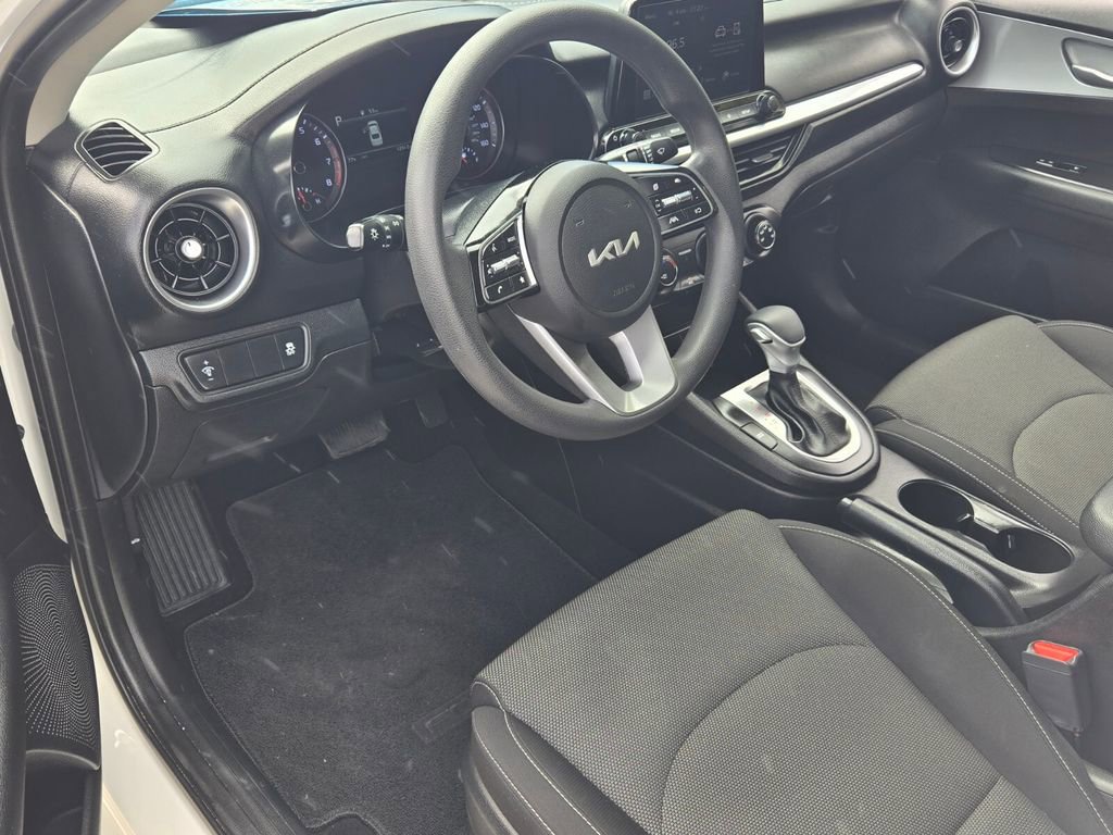 Used 2023 Kia Forte LXS FWD image 11
