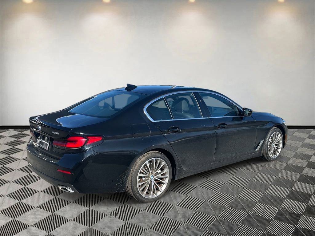 Used 2023 BMW 530i w/ Convenience Package image 3