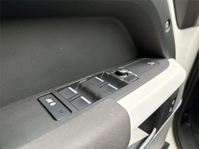 Used 2023 Land Rover Defender 110 S image 13