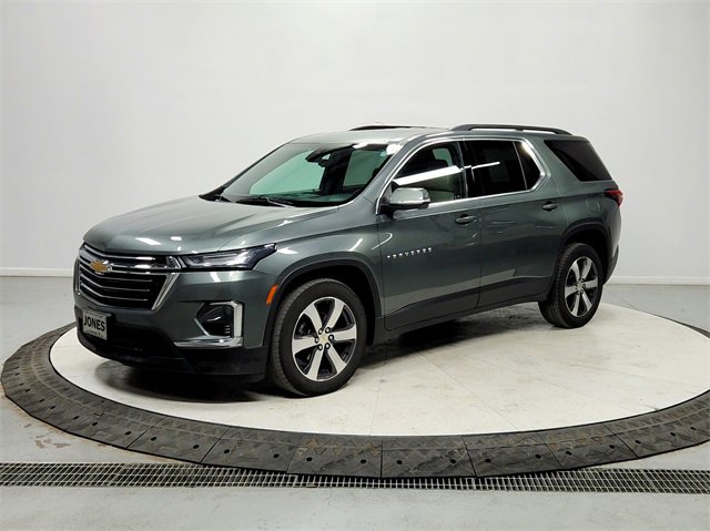 Used 2023 Chevrolet Traverse LT w/ LT Premium Package image 3