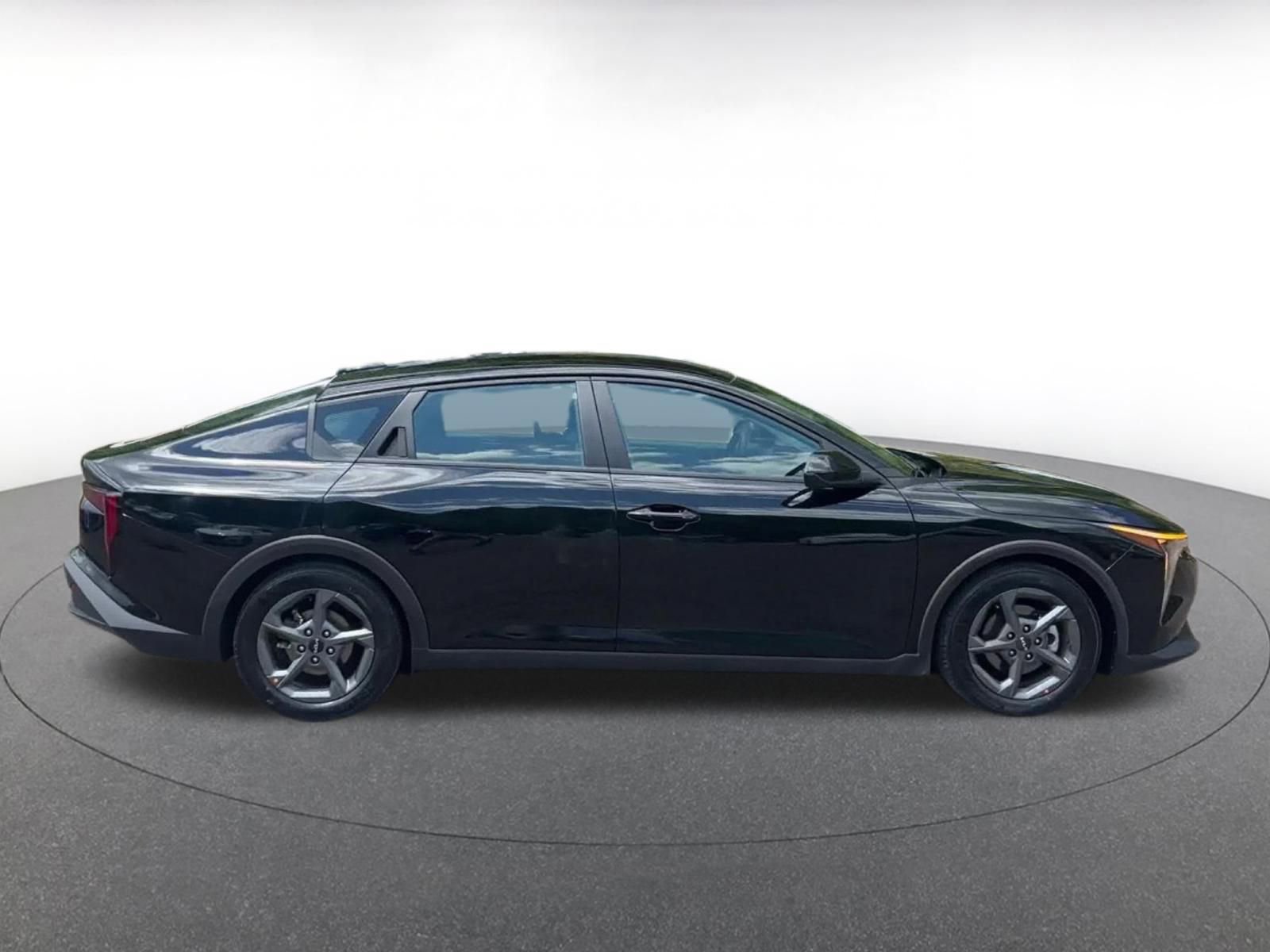 Used 2025 Kia K4 FWD image 16