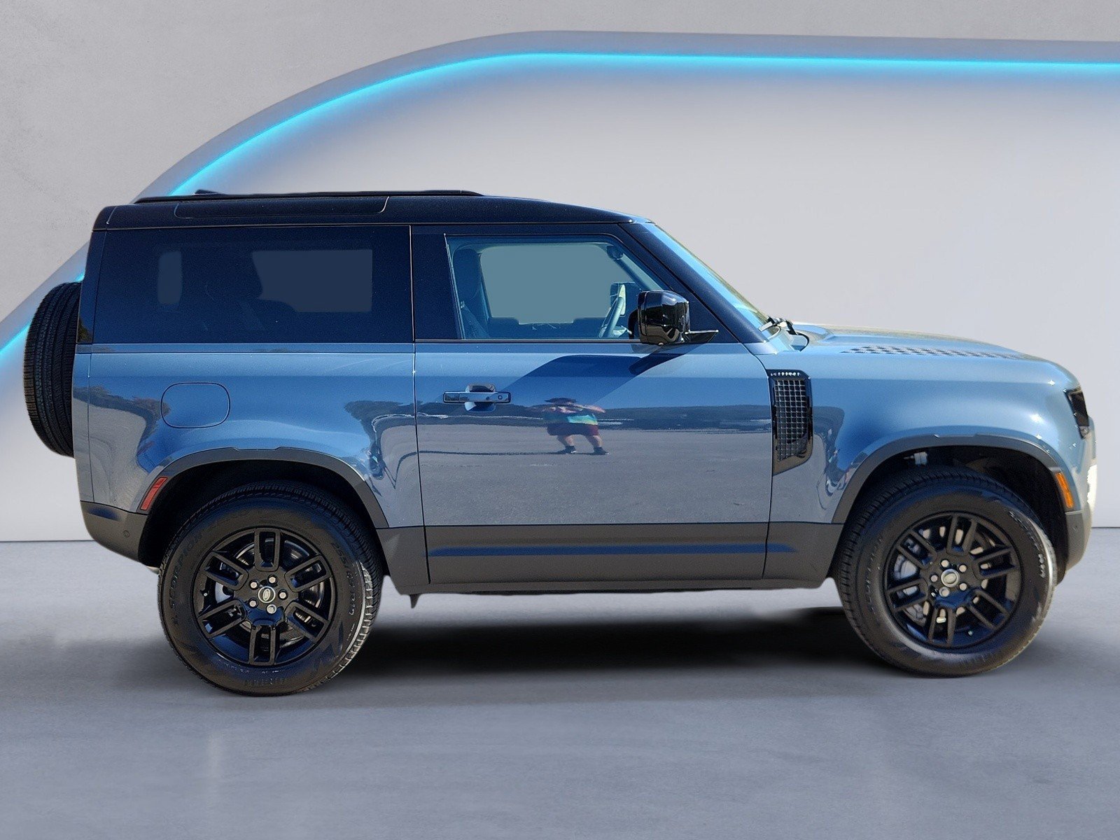 Used 2025 Land Rover Defender 90 S AWD/4WD image 6