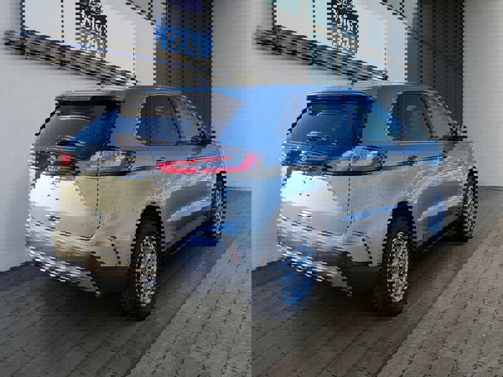 Certified 2024 Ford Edge SEL w/ Convenience Package image 3