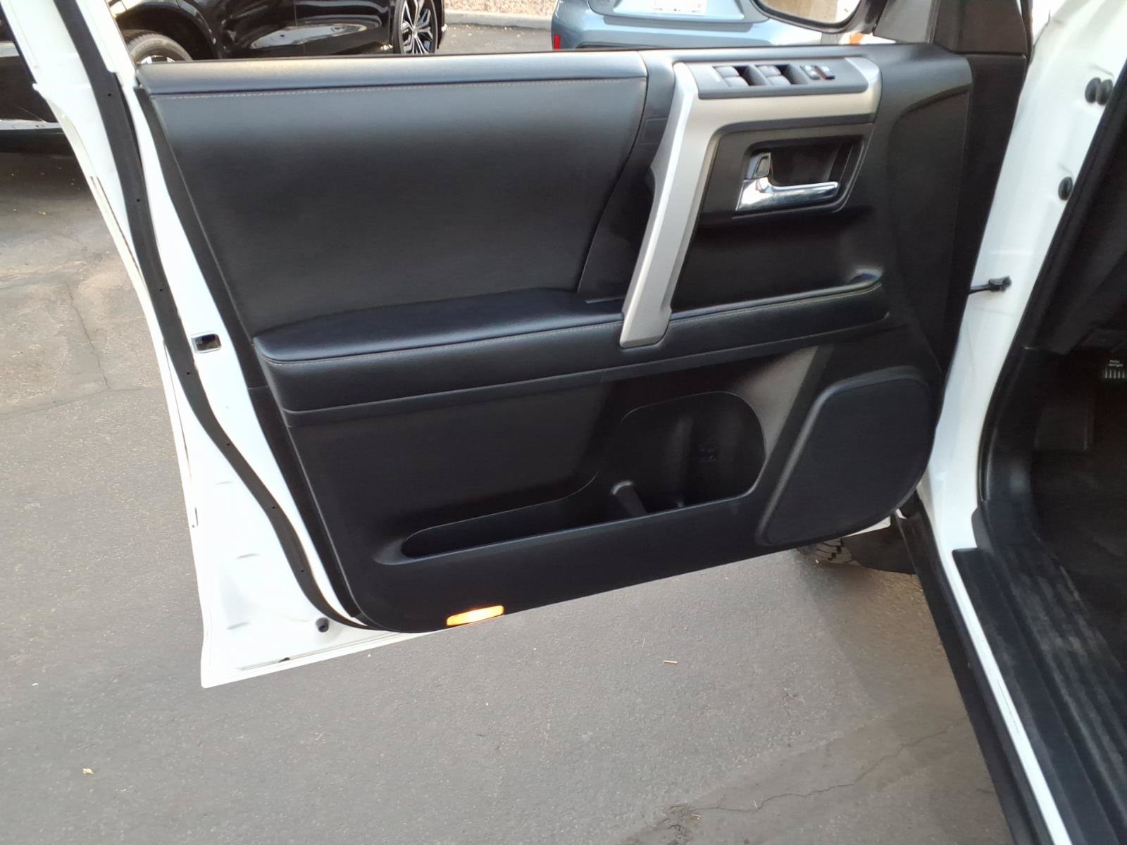 Used 2020 Toyota 4Runner SR5 Premium w/ Moonroof Package AWD/4WD image 13