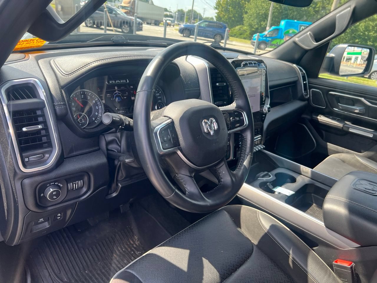 Used 2023 RAM 1500 Laramie AWD/4WD image 16