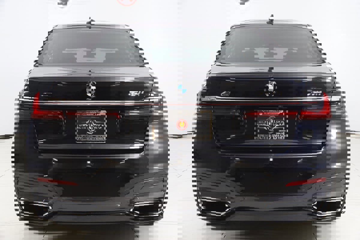 Used 2022 BMW 750i xDrive w/ M Sport Package image 61