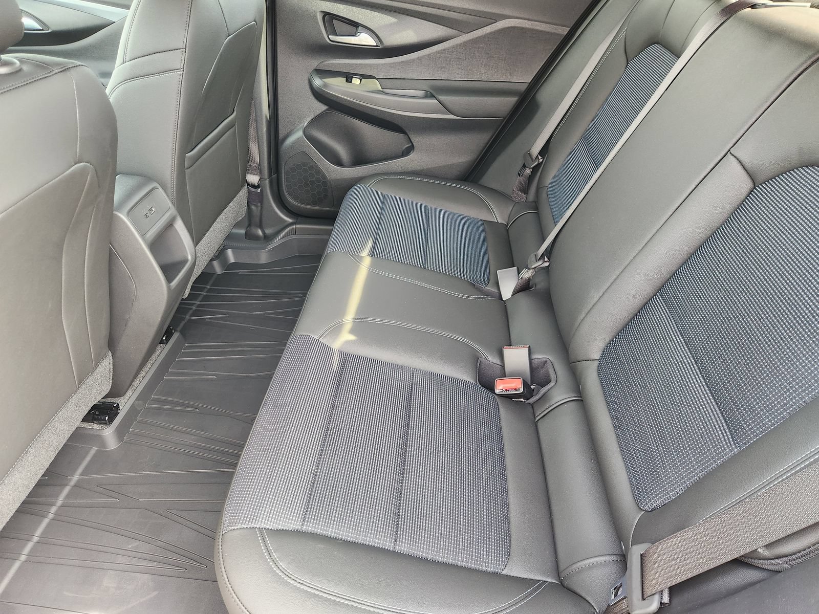 New 2026 Buick Envista Sport Touring w/ Convenience I Package FWD image 34