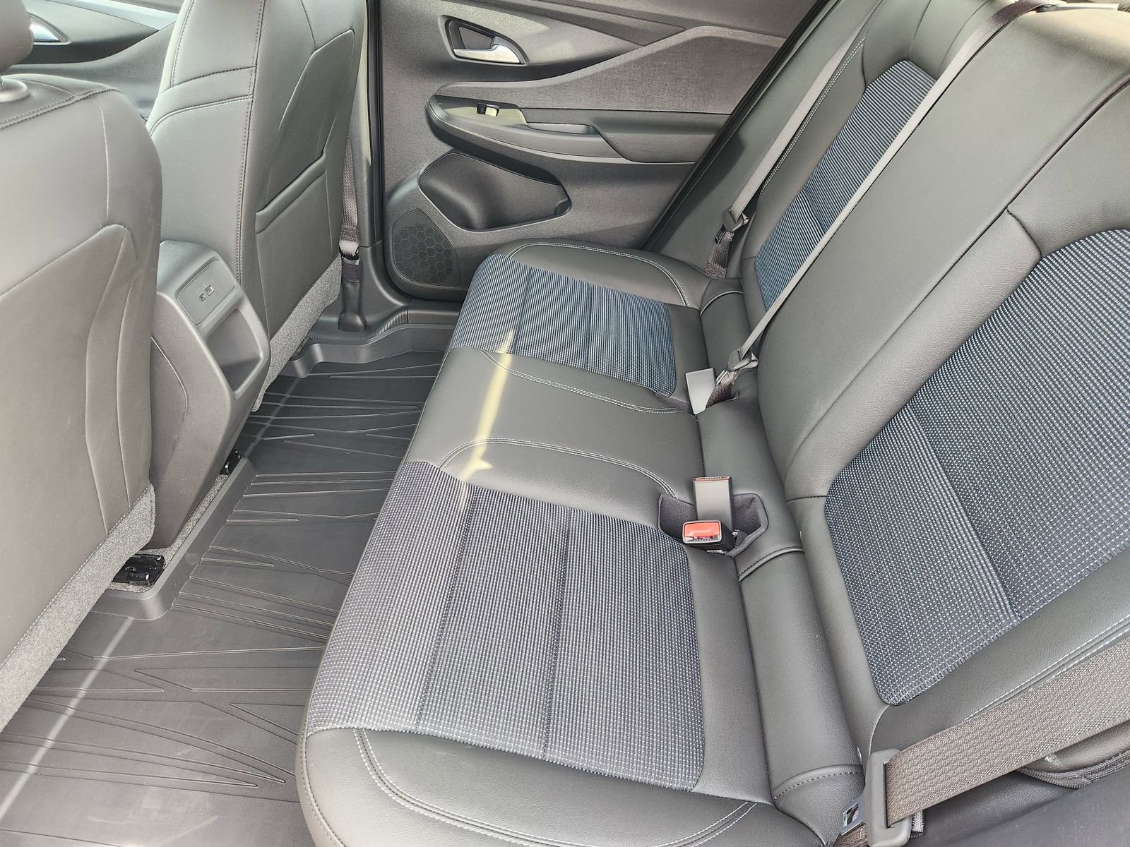 New 2026 Buick Envista Preferred w/ Convenience I Package FWD image 34