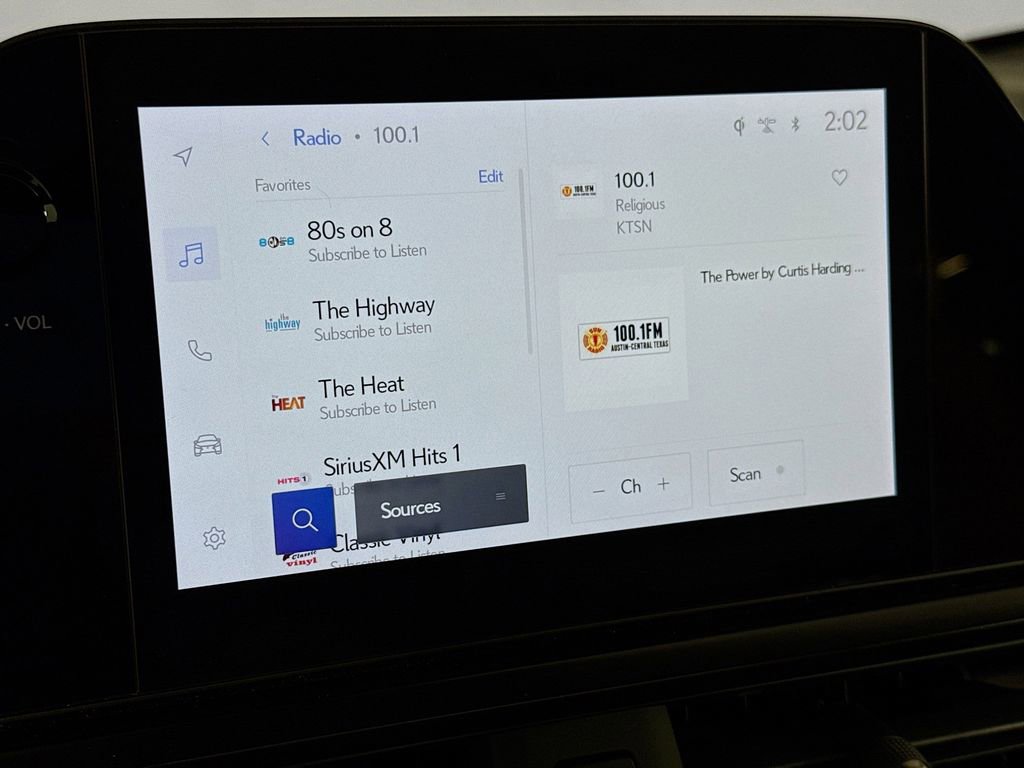 Certified 2025 Lexus UX 300h FWD image 15