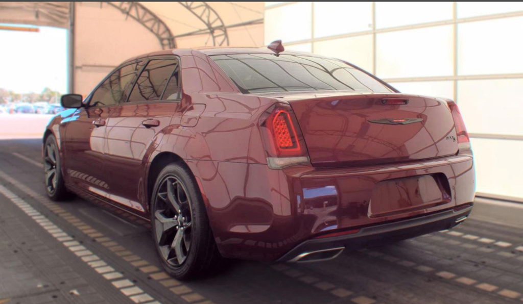 Used 2022 Chrysler 300 S RWD image 7