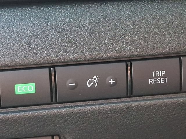 Used 2024 Nissan Sentra SV FWD image 23