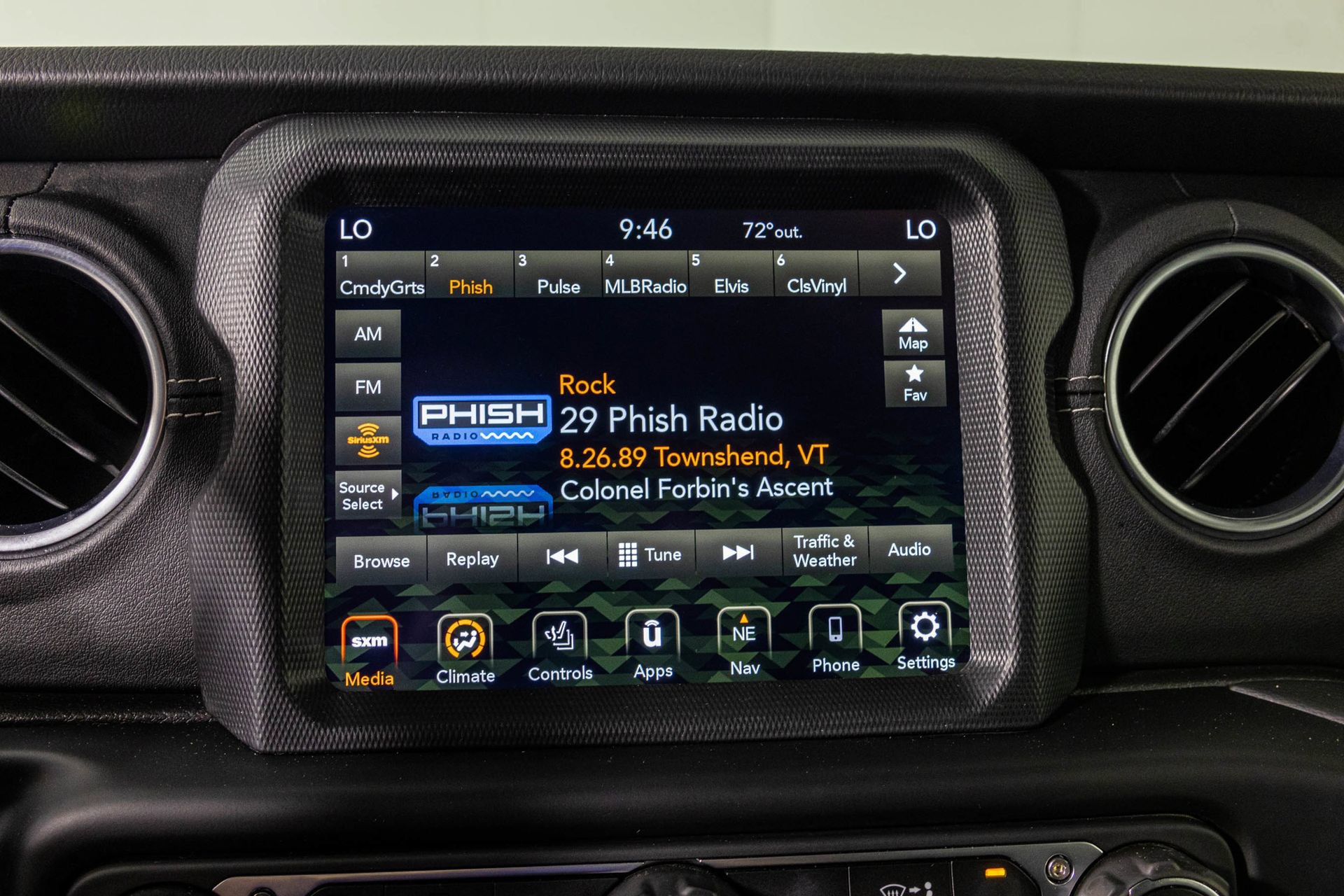 Used 2023 Jeep Wrangler Unlimited Sahara w/ Cold Weather Group AWD/4WD image 26