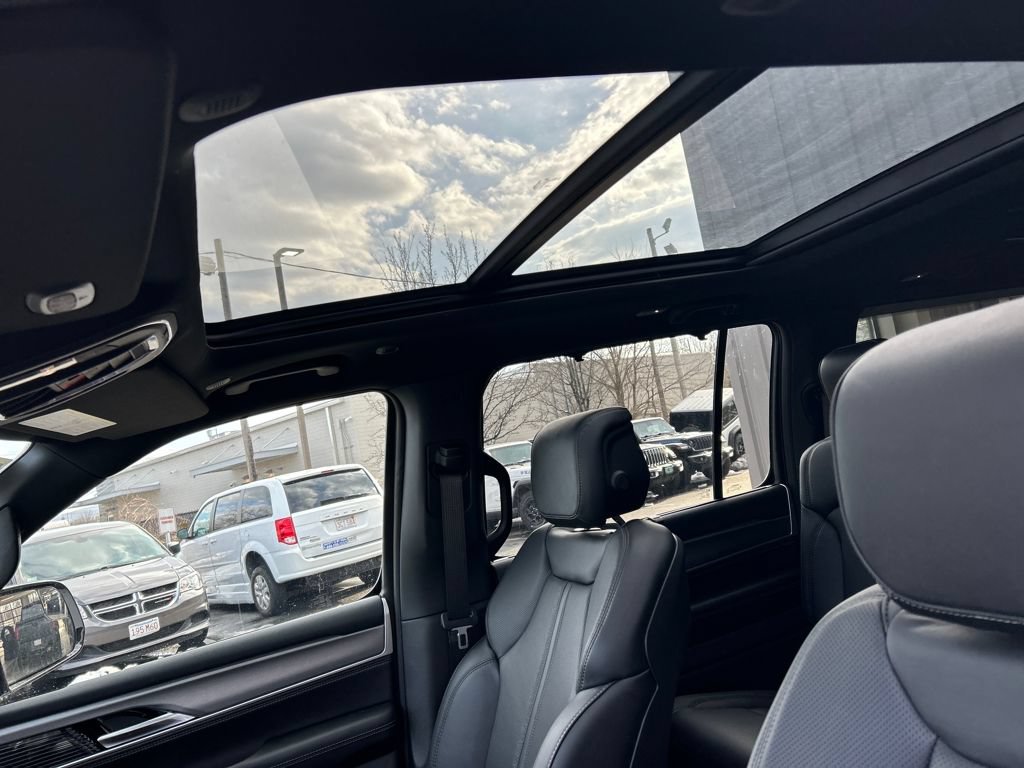 New 2026 Jeep Grand Wagoneer L Limited AWD/4WD image 23