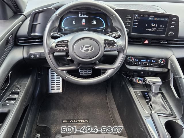 Used 2025 Hyundai Elantra Sport FWD image 11