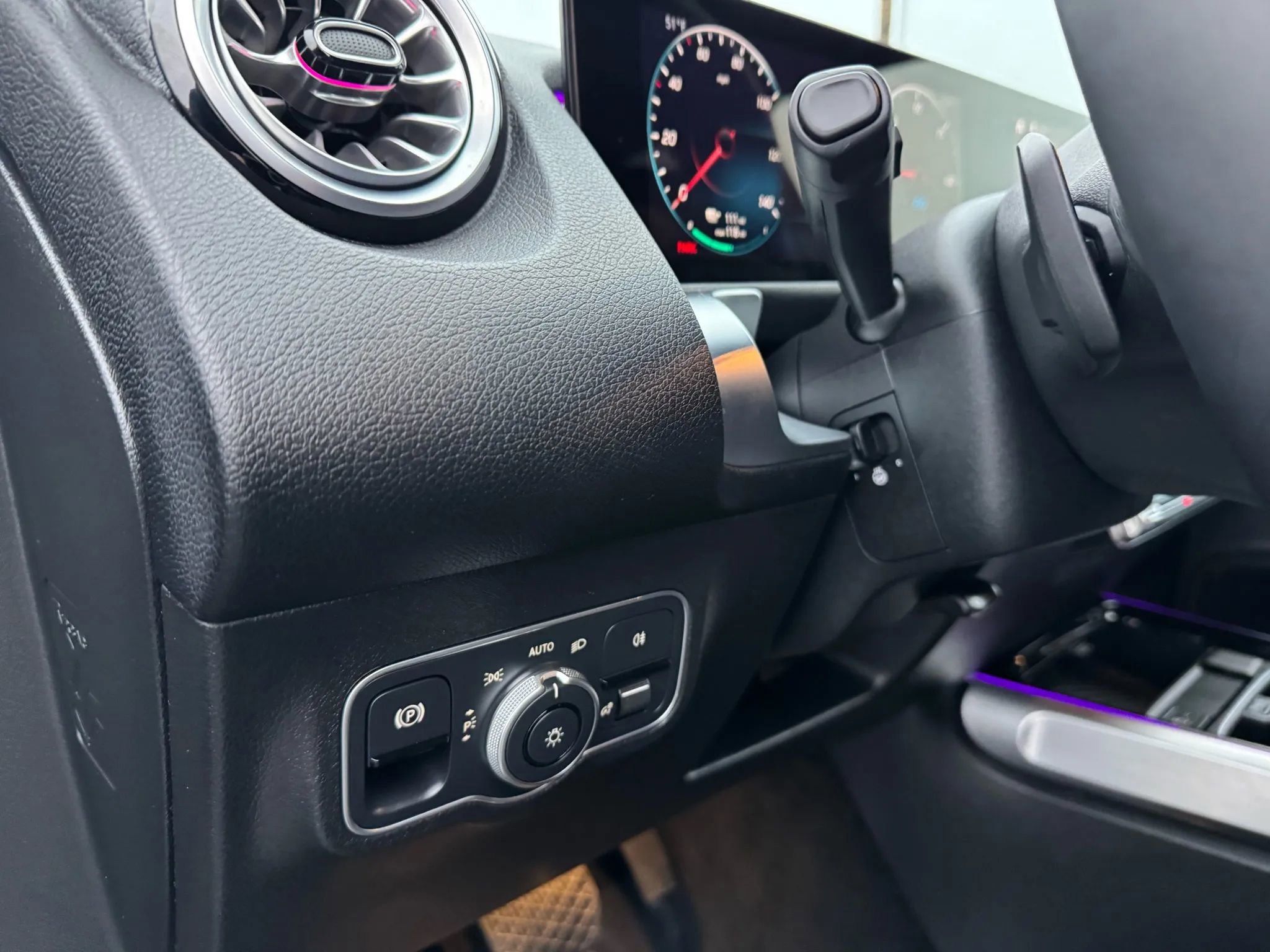 Used 2023 Mercedes-Benz EQB 300 4MATIC w/ Exclusive Package image 31