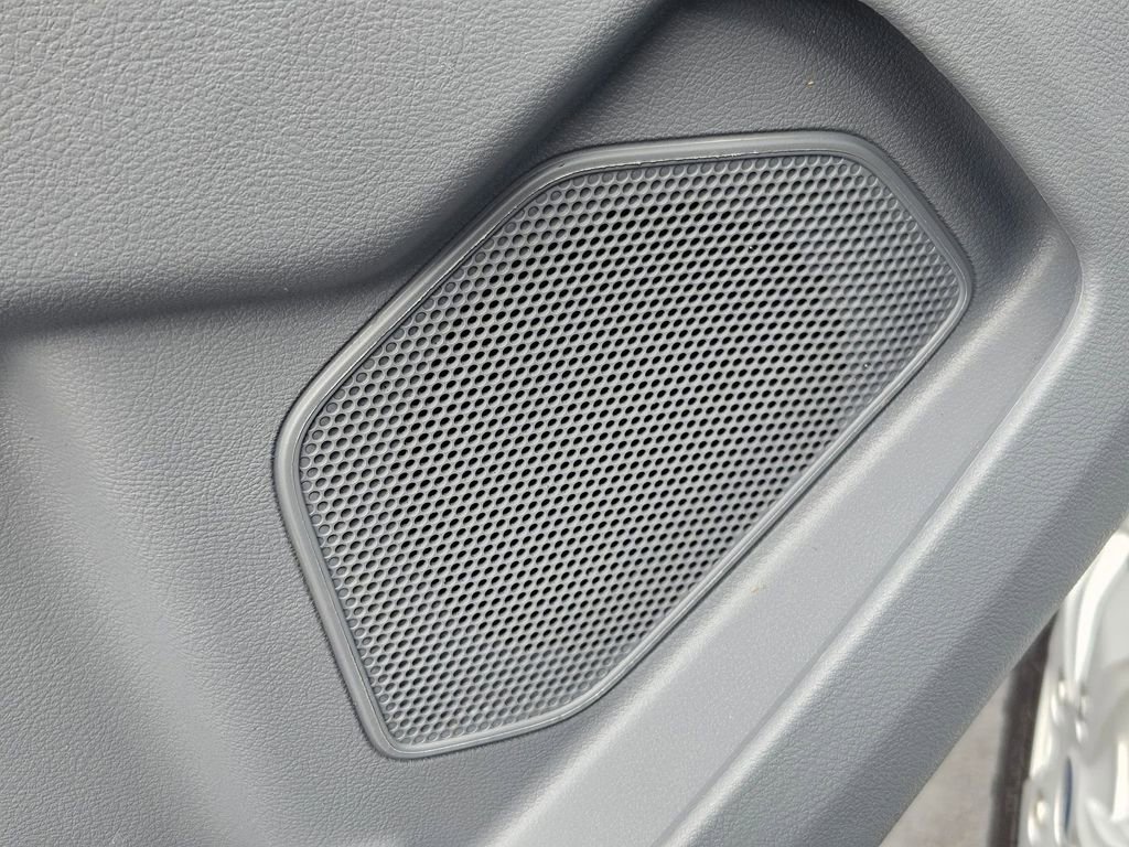 Used 2018 Ford Transit 350 XLT image 12