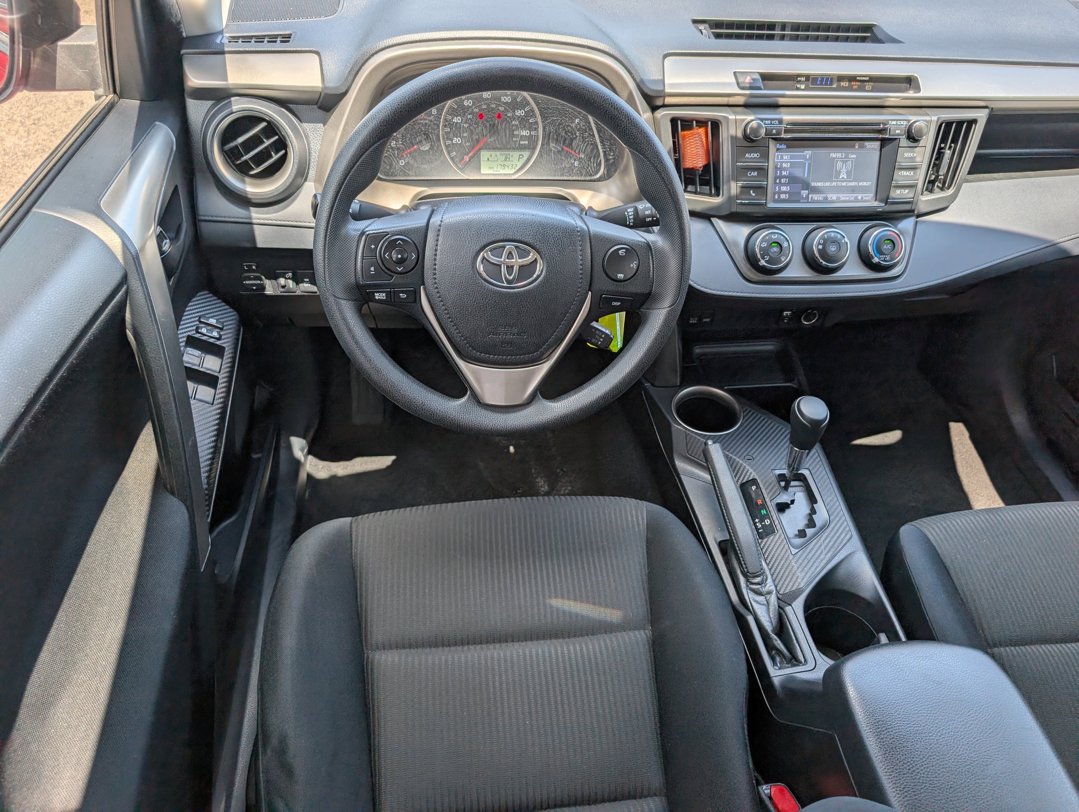 Used 2015 Toyota RAV4 LE FWD image 8