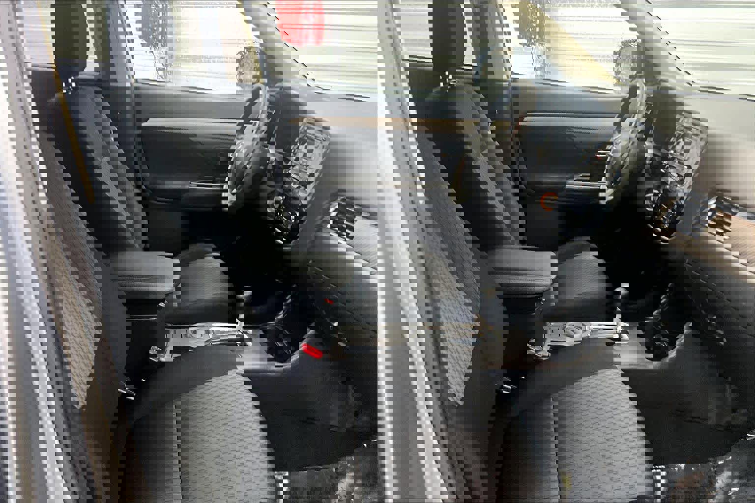 Used 2014 Mitsubishi Outlander ES image 8