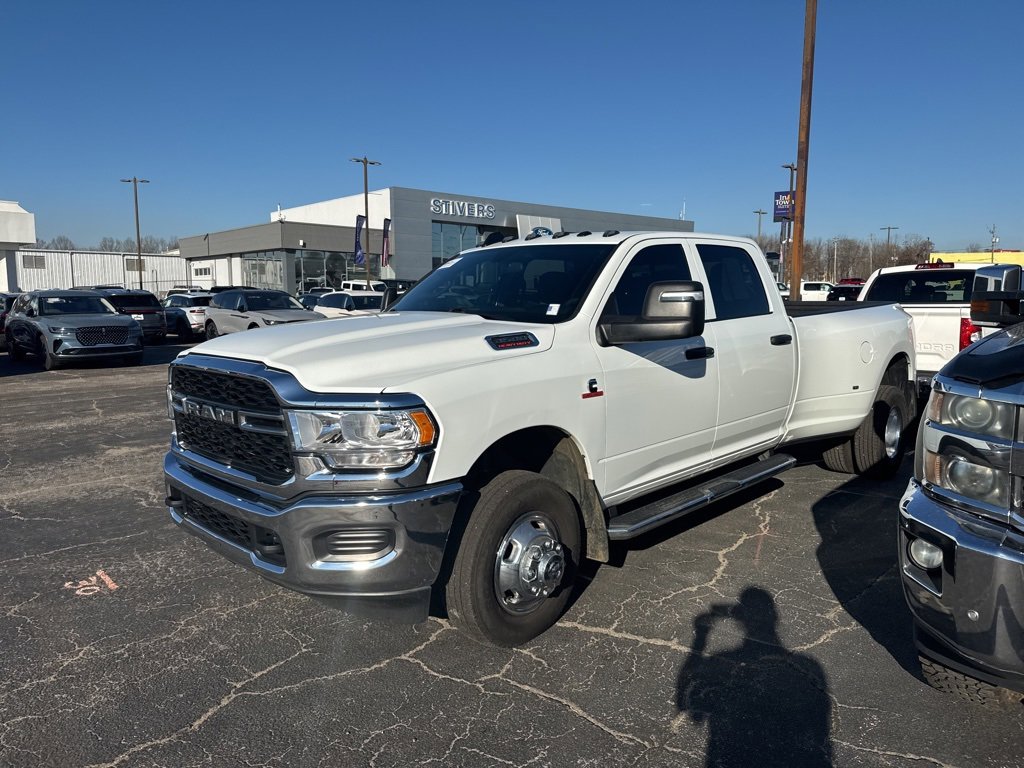 Used 2024 RAM 3500 Tradesman w/ Chrome Appearance Group image 6