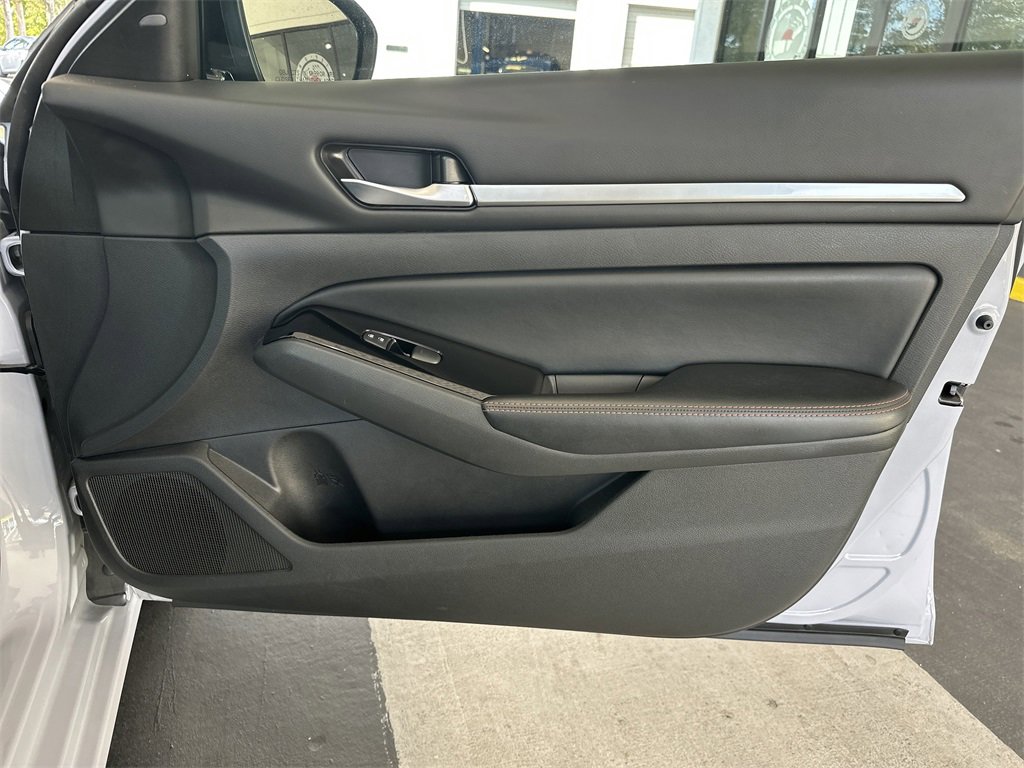 Used 2024 Nissan Altima 2.5 SR image 34