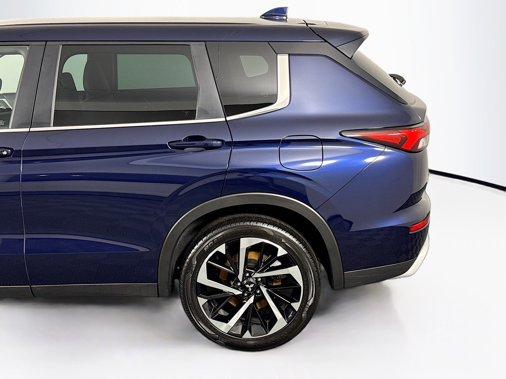 Used 2023 Mitsubishi Outlander SE AWD/4WD image 44