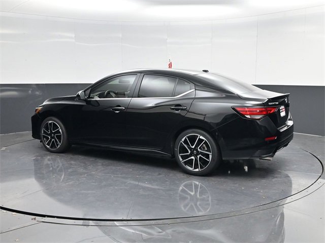 Used 2025 Nissan Sentra SR w/ SR Premium Package image 5