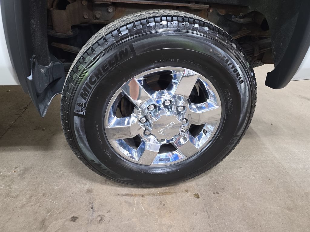 Used 2019 GMC Sierra 3500 SLT w/ Duramax Plus Package AWD/4WD image 31