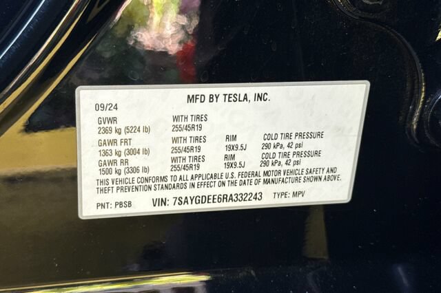 Used 2024 Tesla Model Y Long Range AWD/4WD image 29