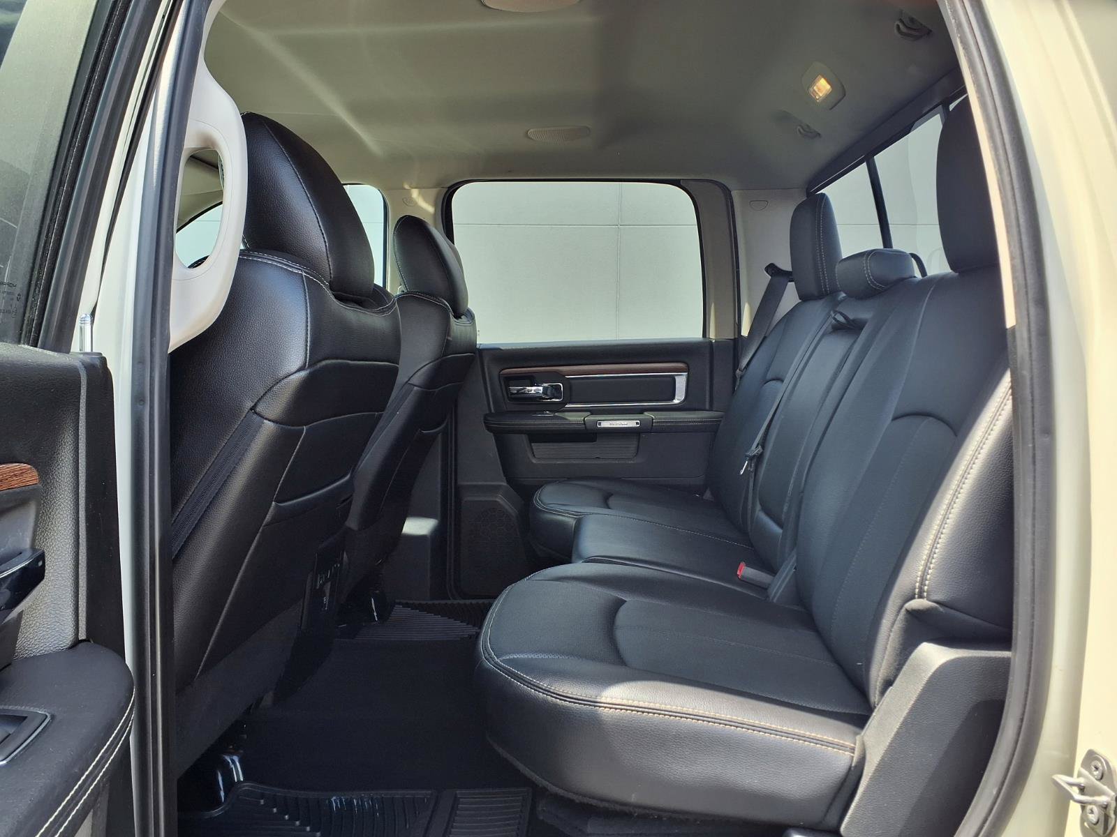 Used 2018 RAM 1500 Laramie w/ Convenience Group AWD/4WD image 12