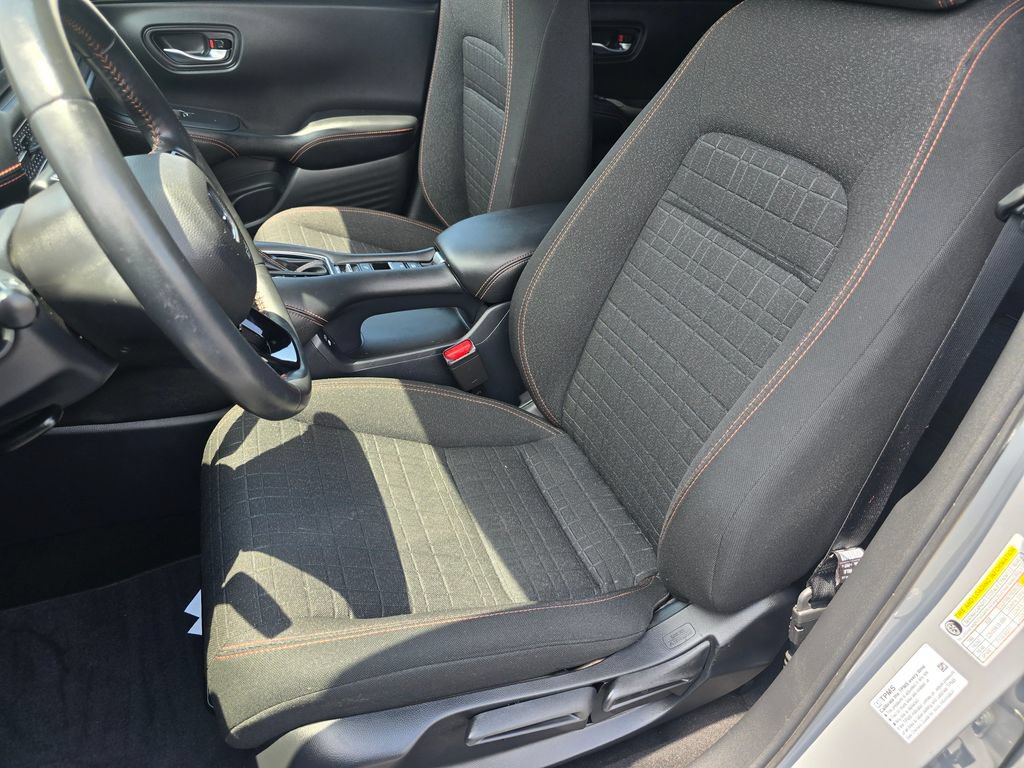 Used 2025 Honda HR-V Sport image 17