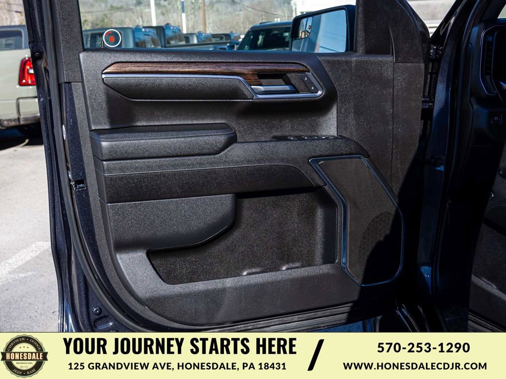 Used 2024 GMC Sierra 1500 Elevation AWD/4WD image 11