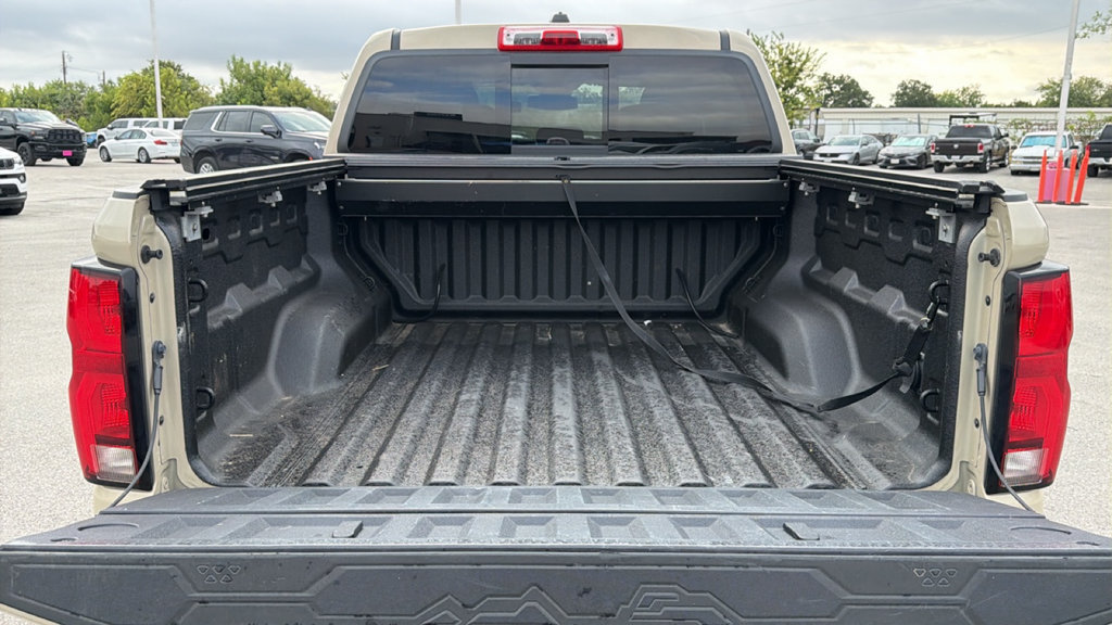 Used 2023 Chevrolet Colorado Z71 w/ Z71 Convenience Package 2 AWD/4WD image 28