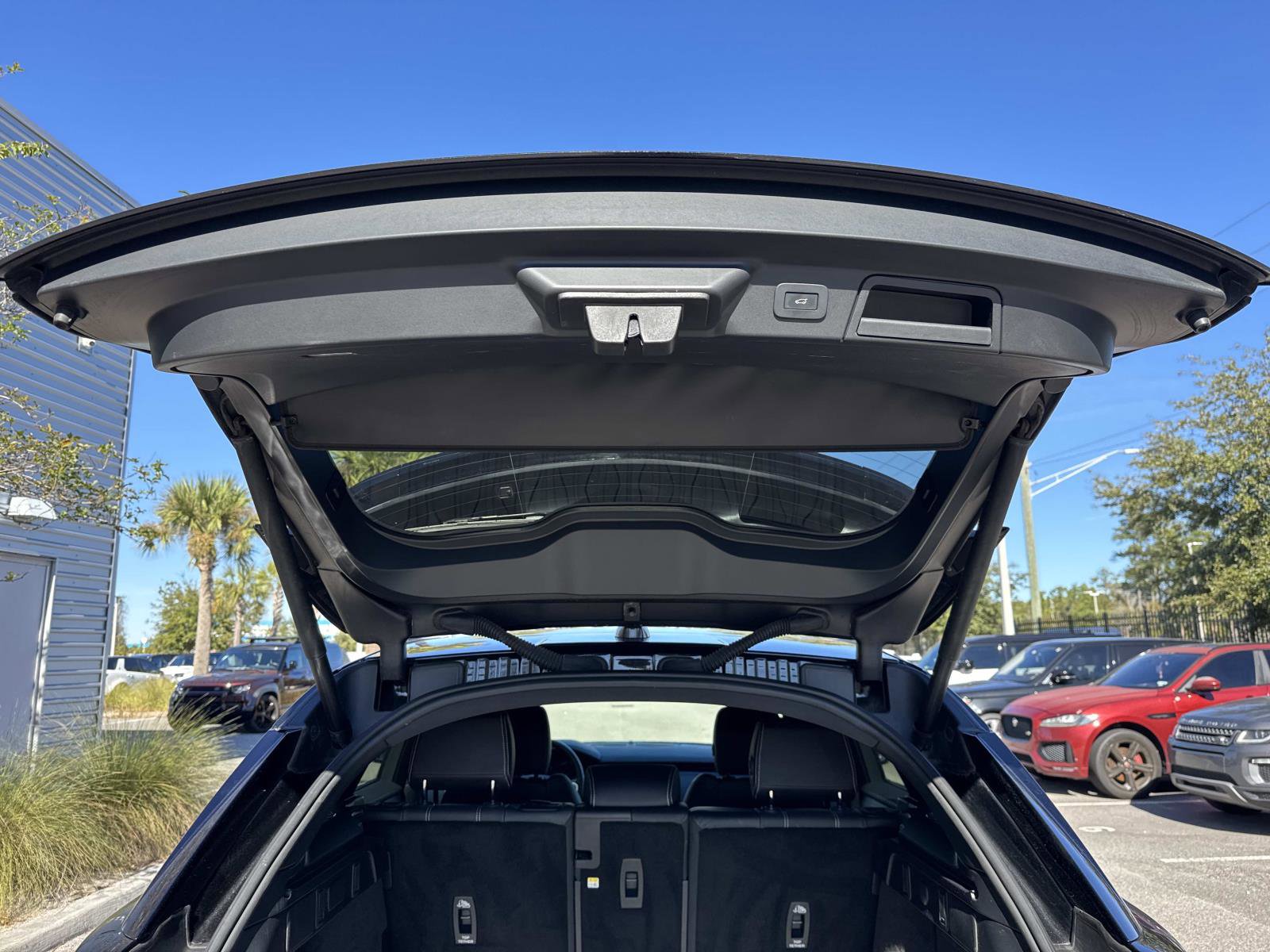 Used 2023 Land Rover Range Rover Velar HST image 12