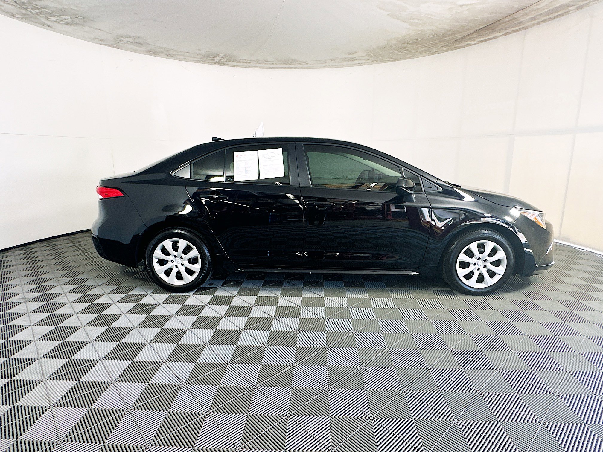 Certified 2024 Toyota Corolla LE FWD image 2