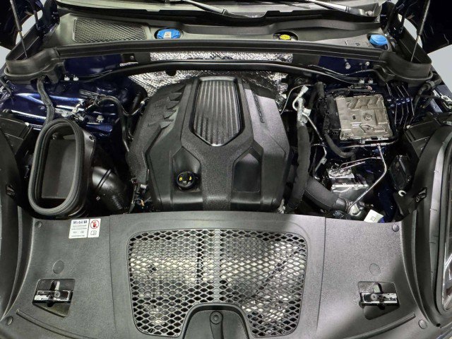 Used 2024 Porsche Macan image 94