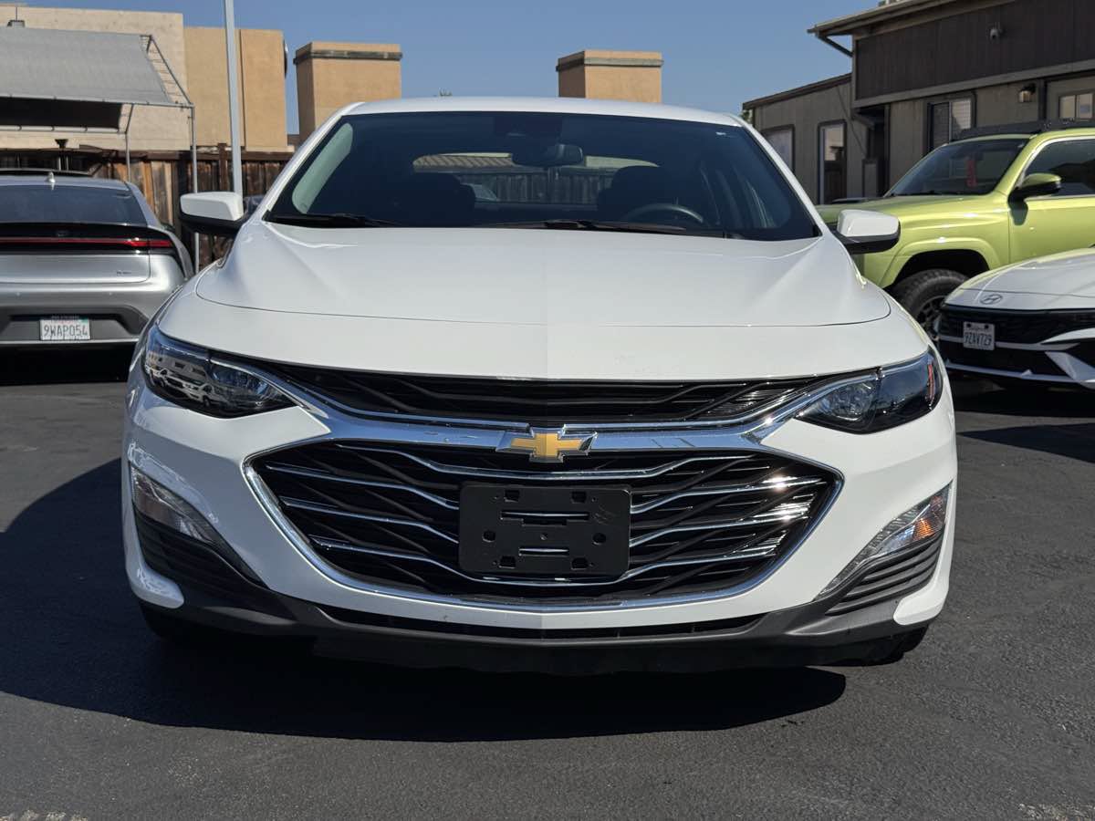 Used 2025 Chevrolet Malibu LT FWD image 5