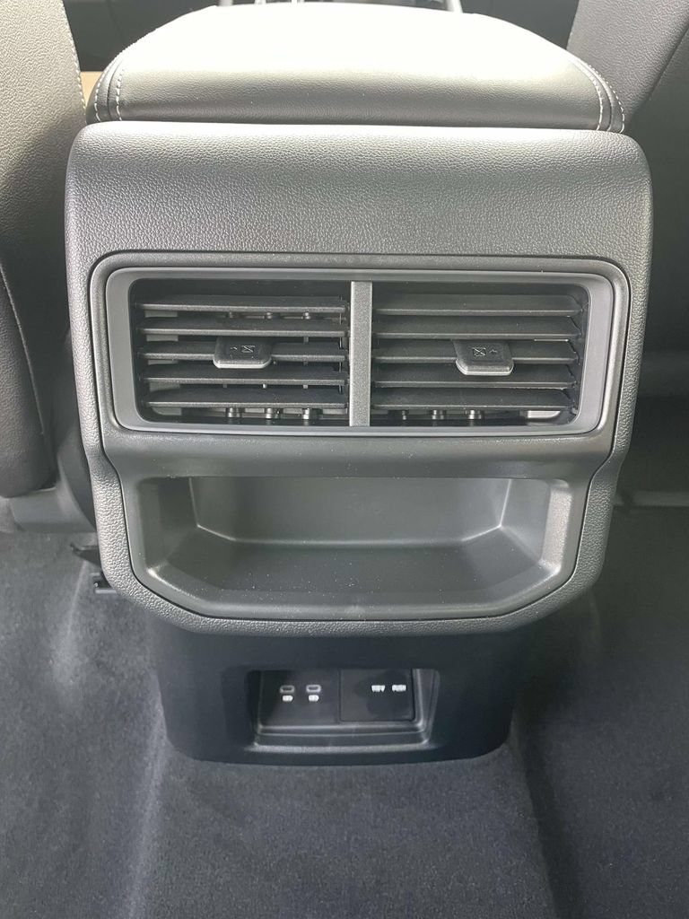 New 2026 Volkswagen Atlas Cross Sport SE FWD image 14