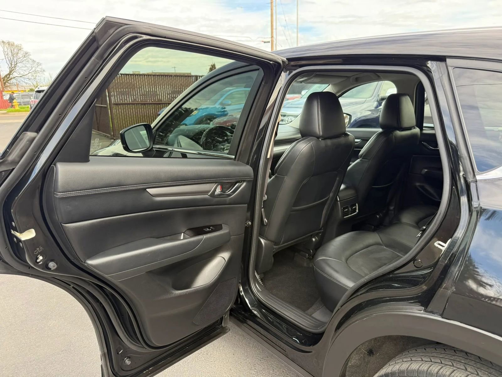 Used 2021 MAZDA CX-5 Touring image 11
