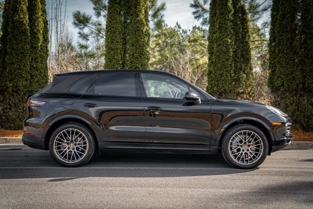 Used 2022 Porsche Cayenne Platinum Edition AWD/4WD image 9