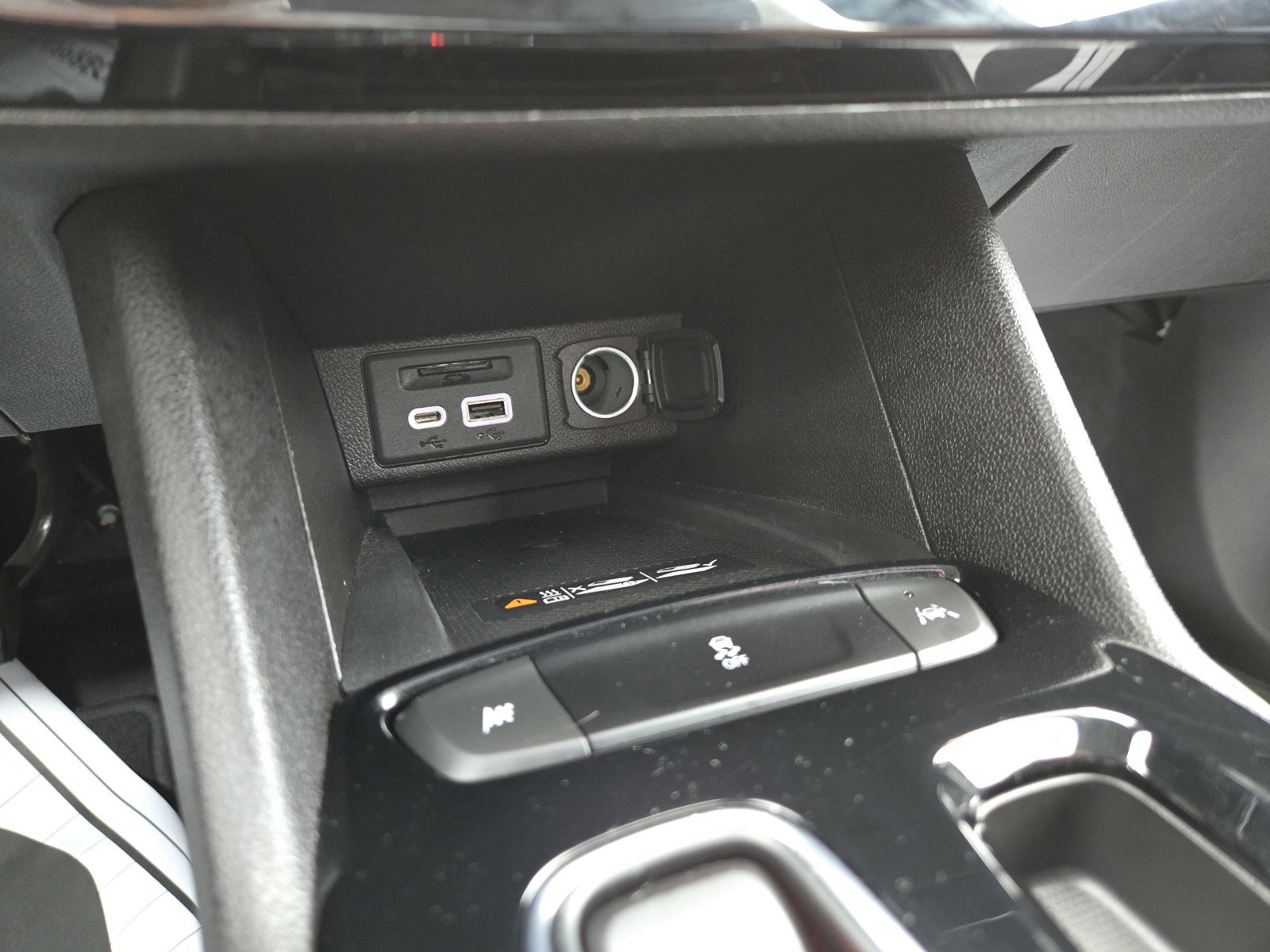 Used 2022 Chevrolet Bolt EUV Premier w/ Sun & Sound Package image 19