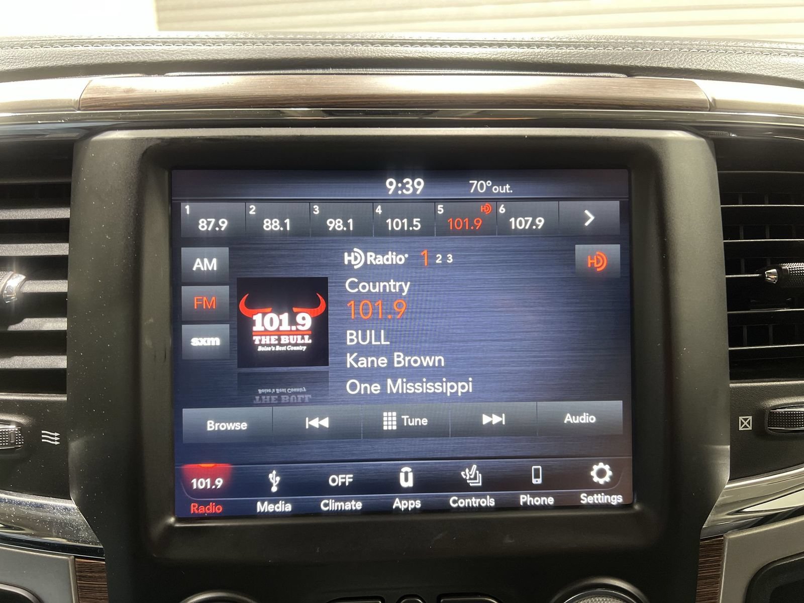 Used 2018 RAM 3500 Laramie AWD/4WD image 16