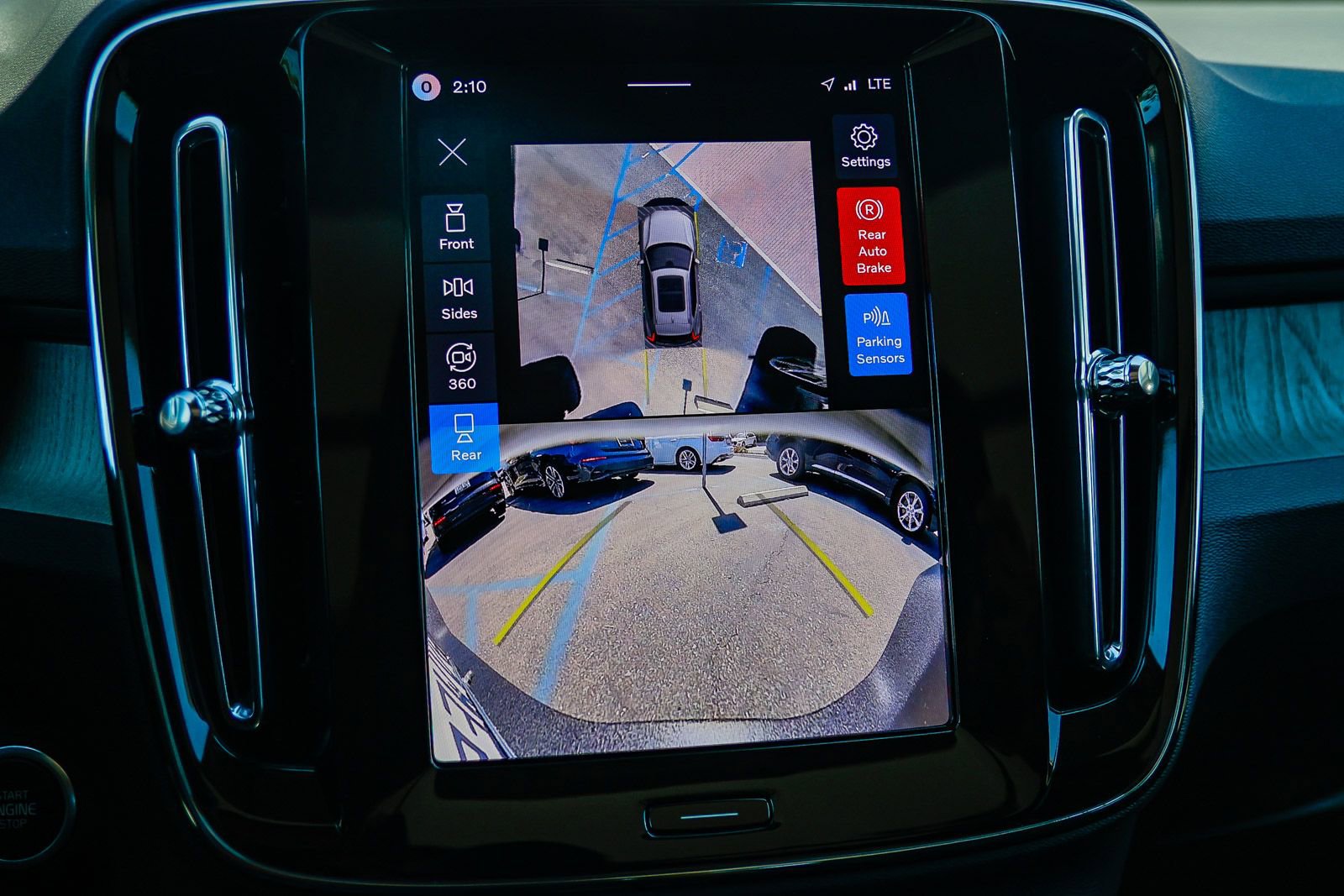 Used 2026 Volvo XC40 B5 Ultra image 27