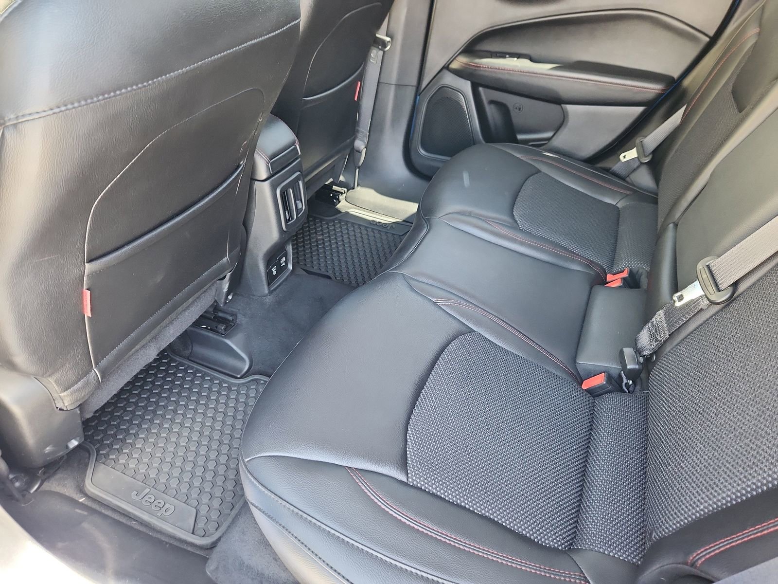 Used 2018 Jeep Compass Trailhawk w/ Safe & Security Group image 11