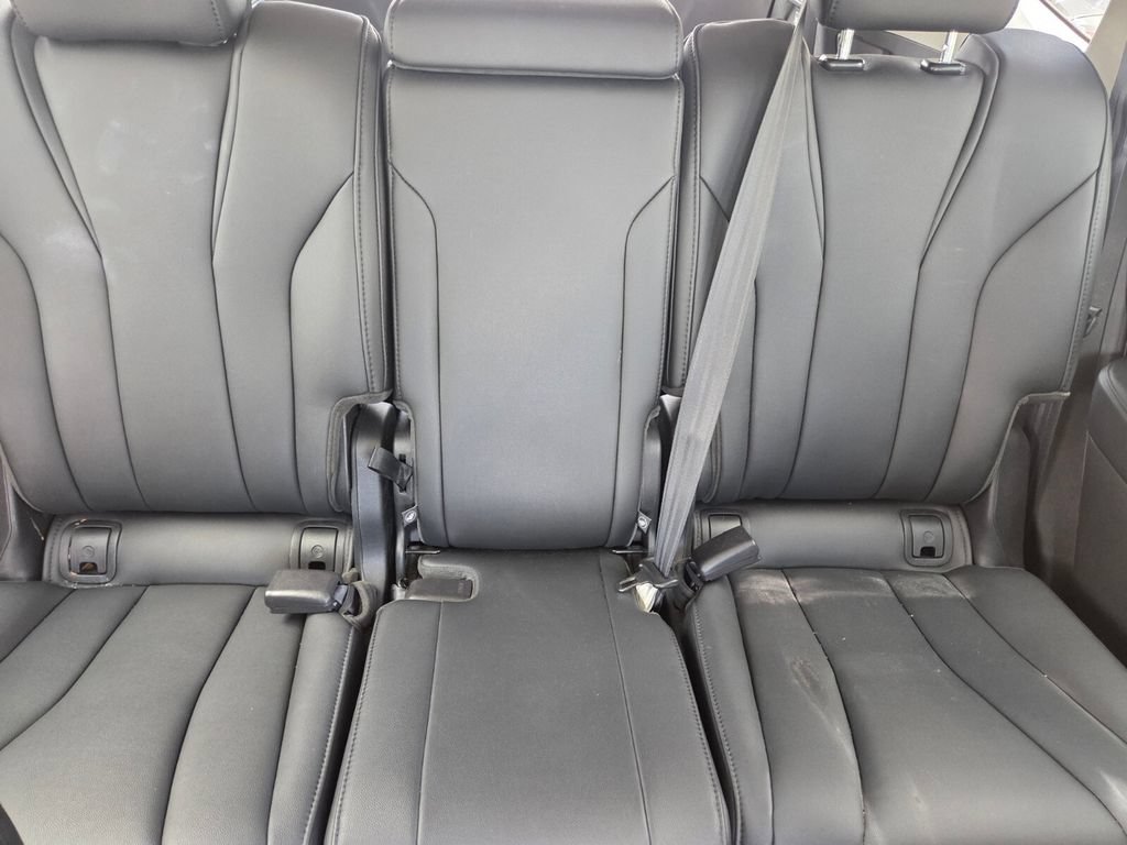 Used 2025 Acura MDX FWD image 31