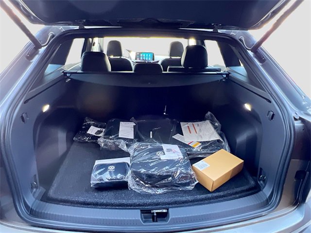 New 2024 Volkswagen Atlas Cross Sport SE image 25