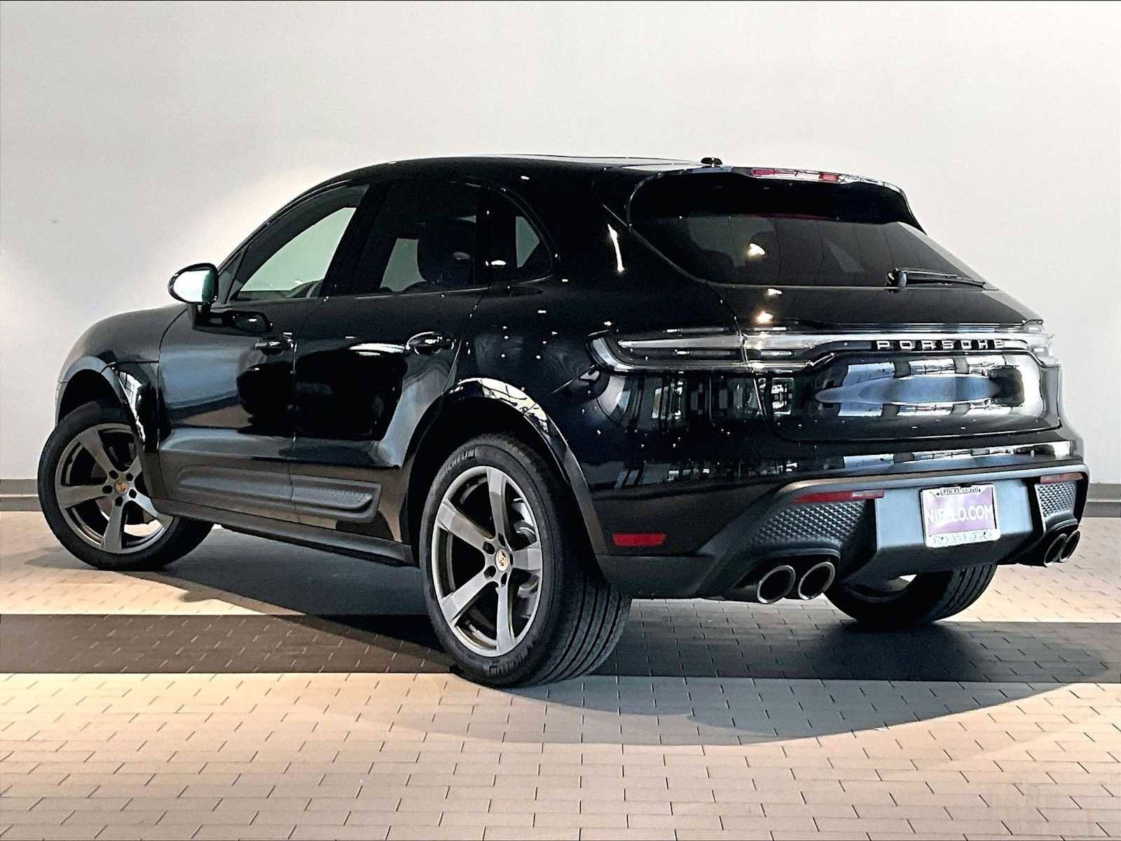 Used 2026 Porsche Macan image 3