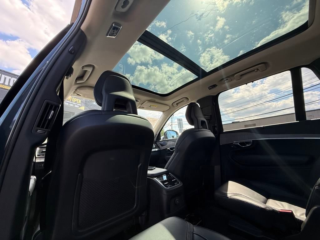 Used 2022 Volvo XC90 T8 Inscription image 16